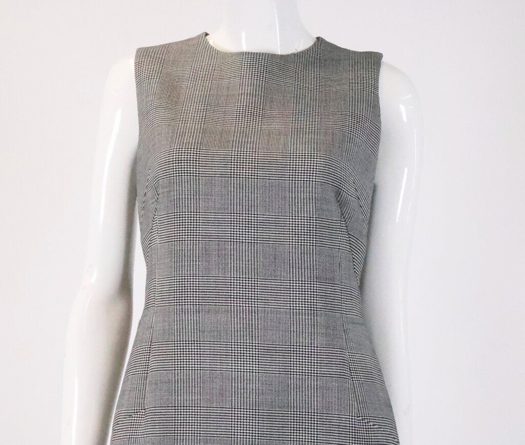(6) Black and White Plaid Sleeveless Dress