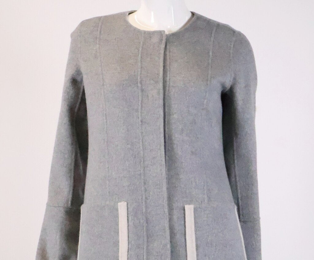 (XS) Grey cashmere jacket with cream trim around pockets