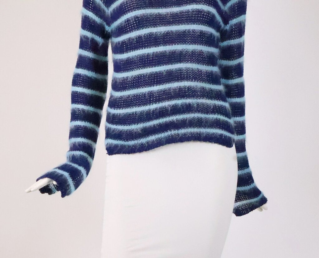 (M-8) Fitted Blue Striped Sweater