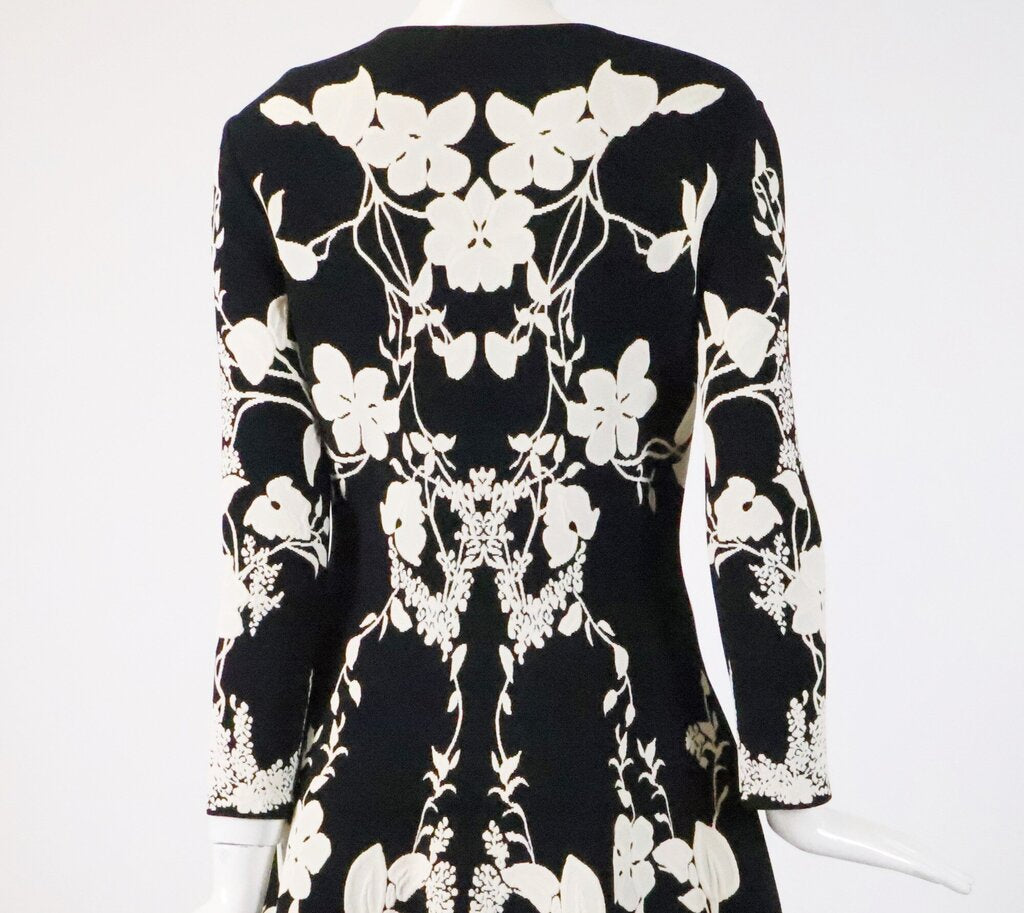 (L) Floral Jacquard Knit Dress