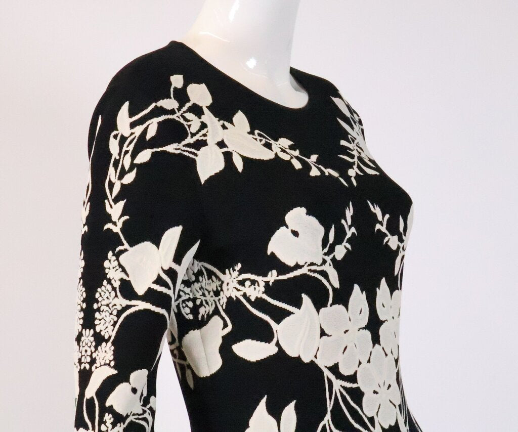 (L) Floral Jacquard Knit Dress