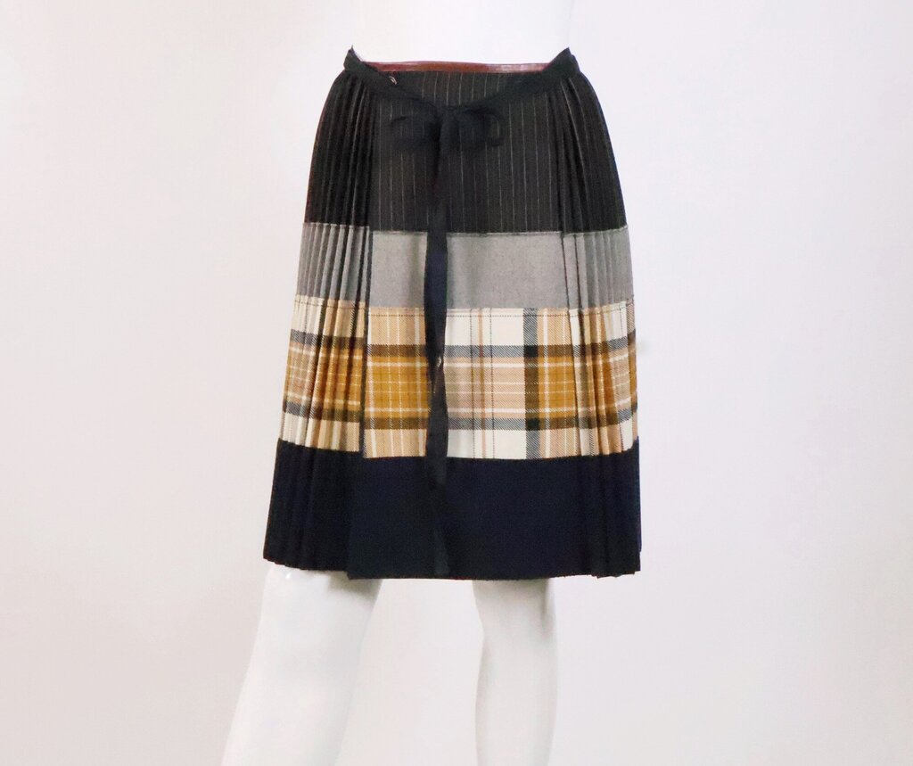 (4) Multi Pattern Pleated Wool Skirt
