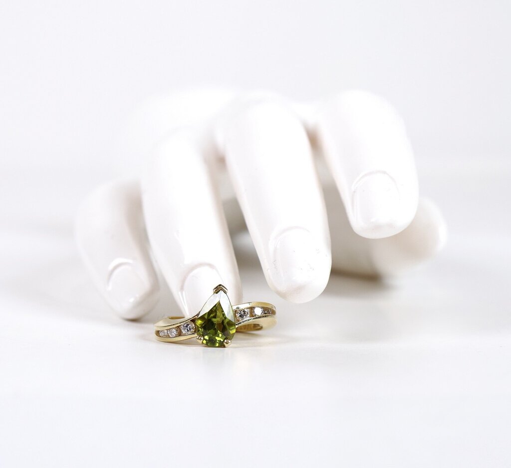 18K Peridot and Diamond Ring (7)