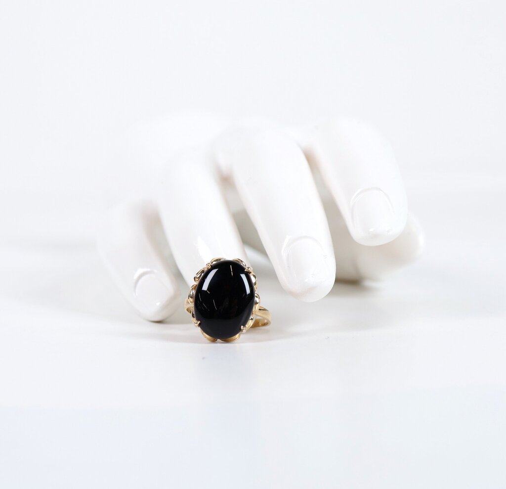 14K and Onyx Ring (7.25)