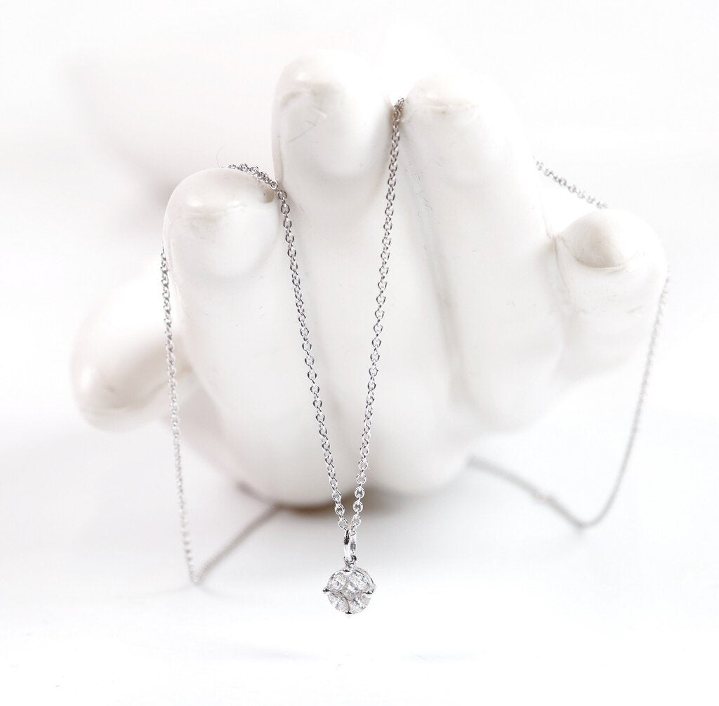 18K and Diamond 'Mika' Round Pendant