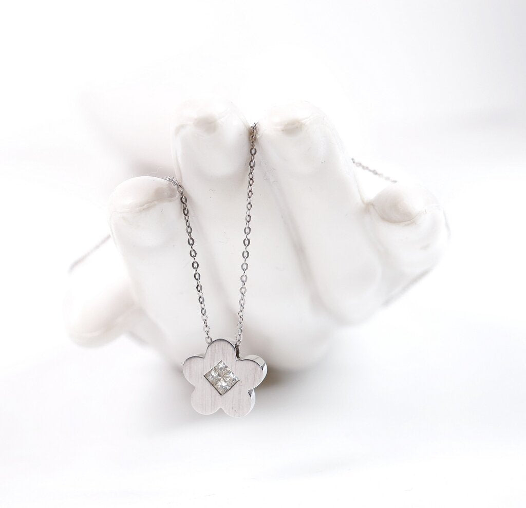 14K Gold and Diamond Flower Pendant Necklace