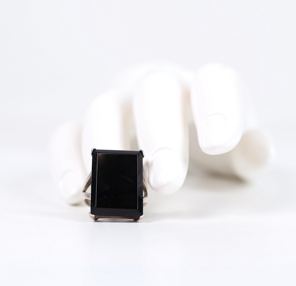 Sterling and Onyx Ring (7)