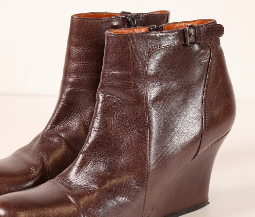 (9.5) brown leather wedge ankle booties