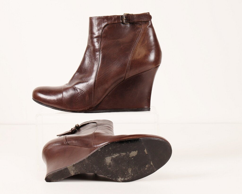 (9.5) brown leather wedge ankle booties