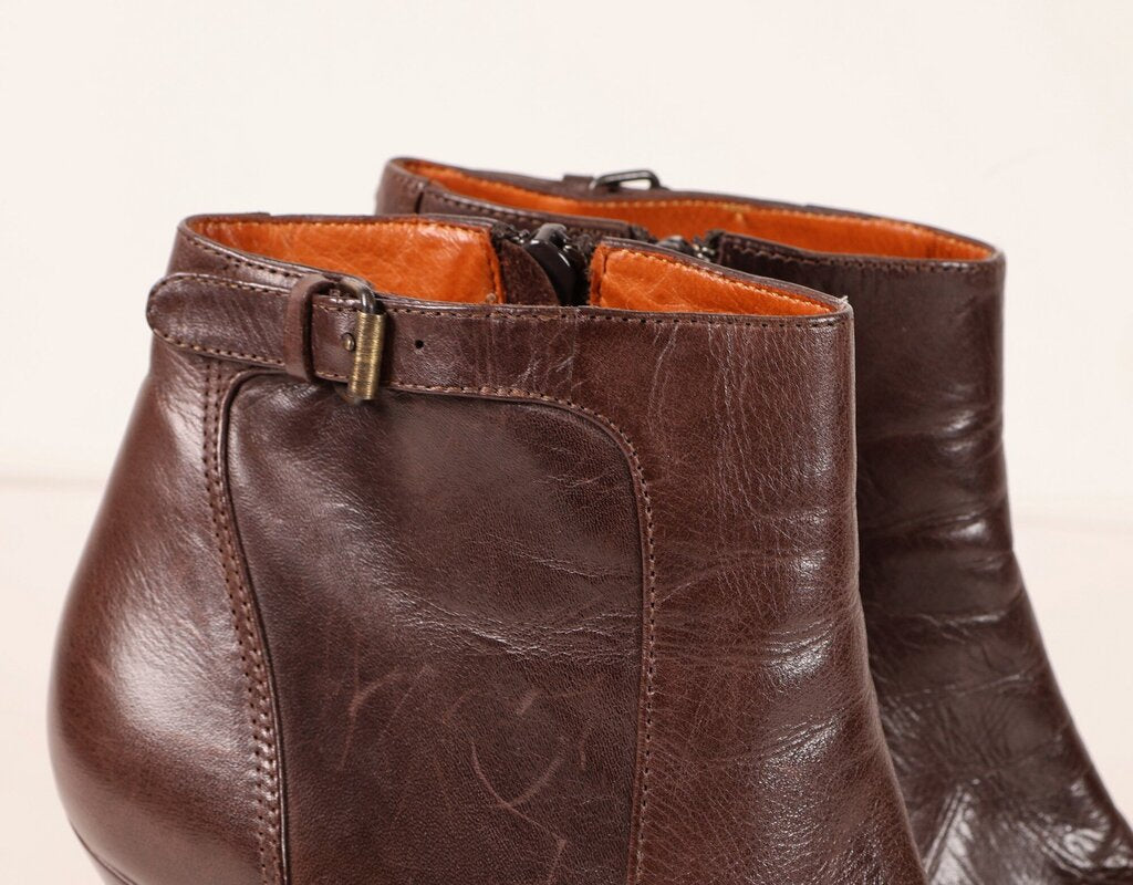 (9.5) brown leather wedge ankle booties