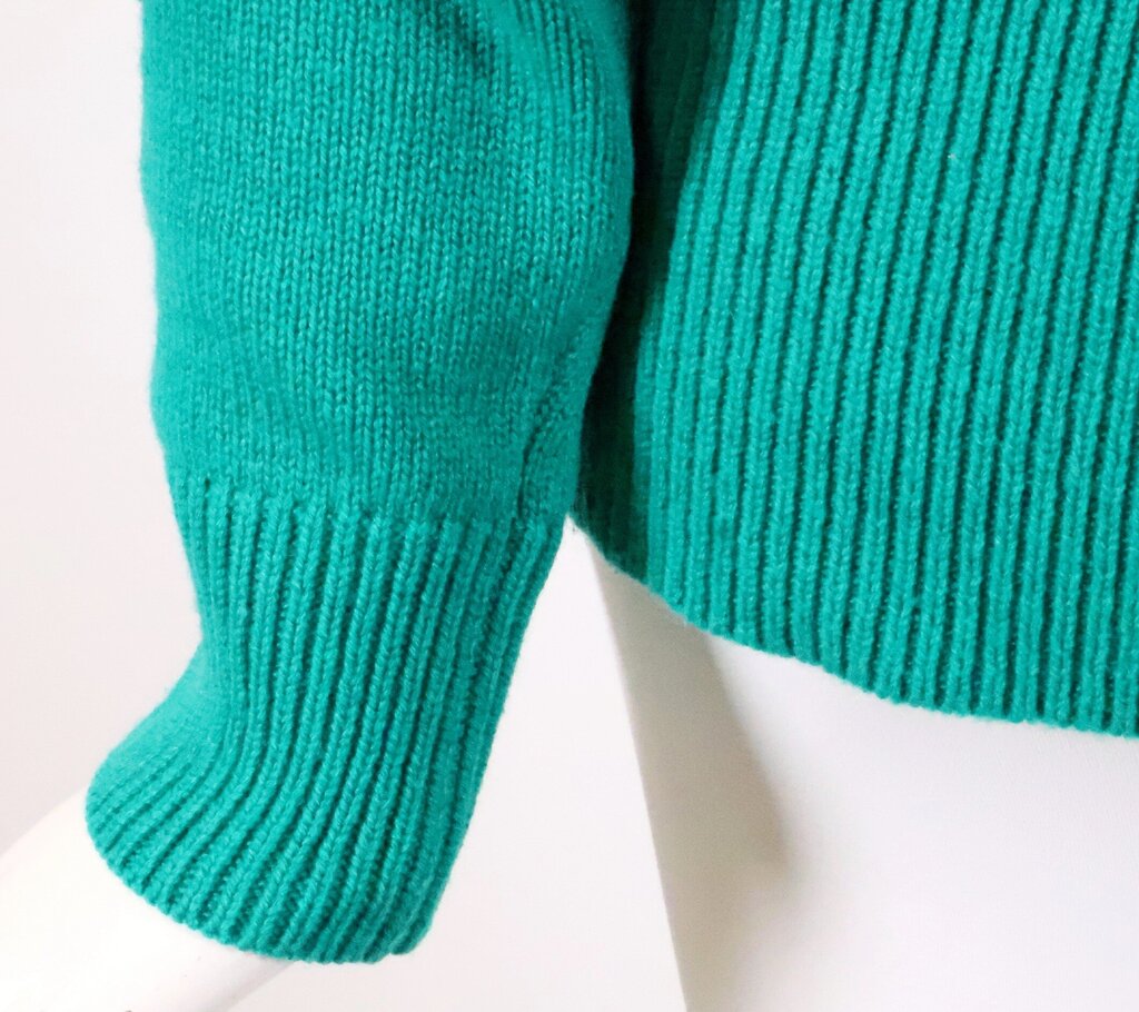 (S) Jewel Green Sweater with Split Hem