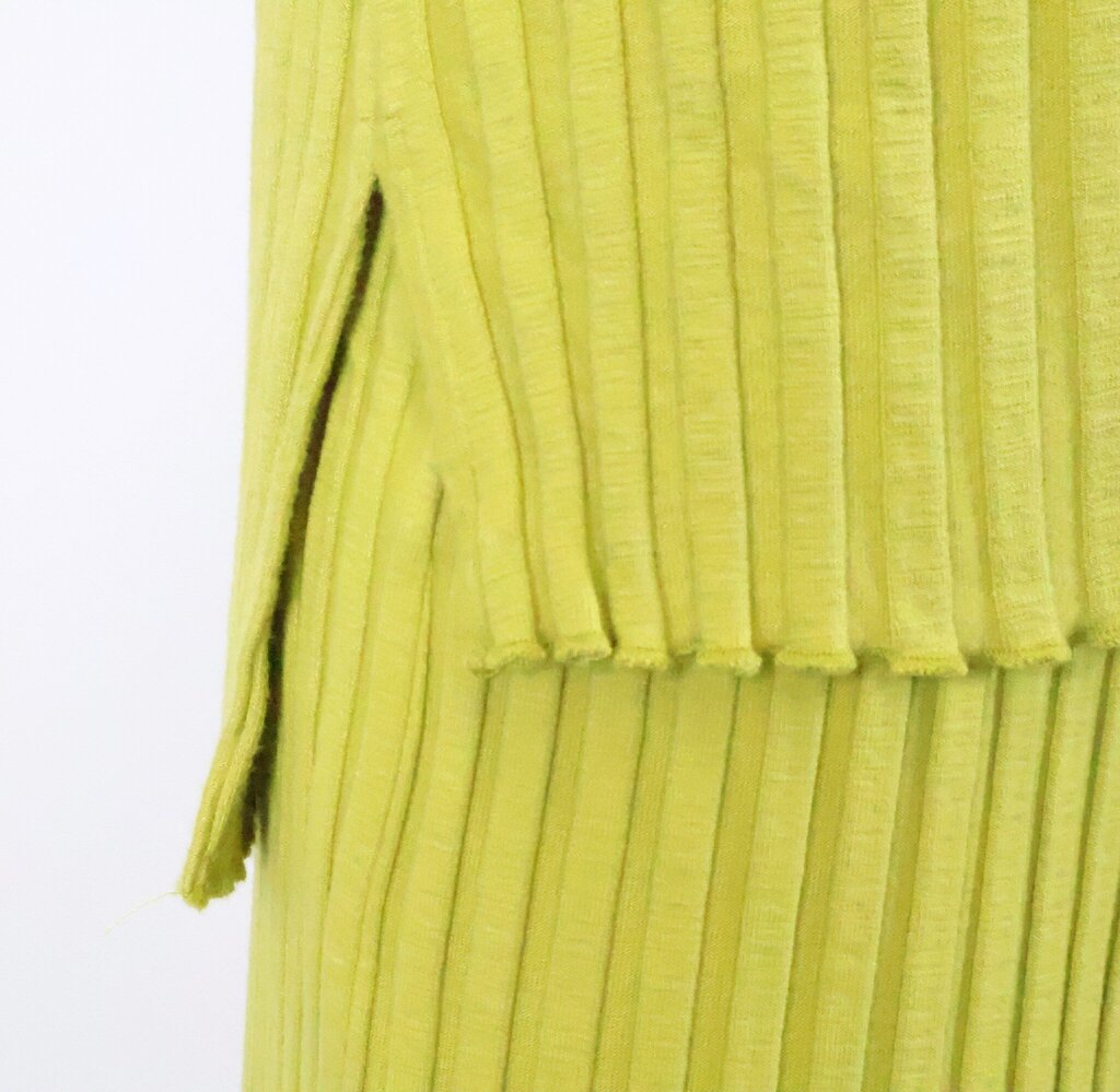 (M) bright lime ribbed 2-pc top/pants