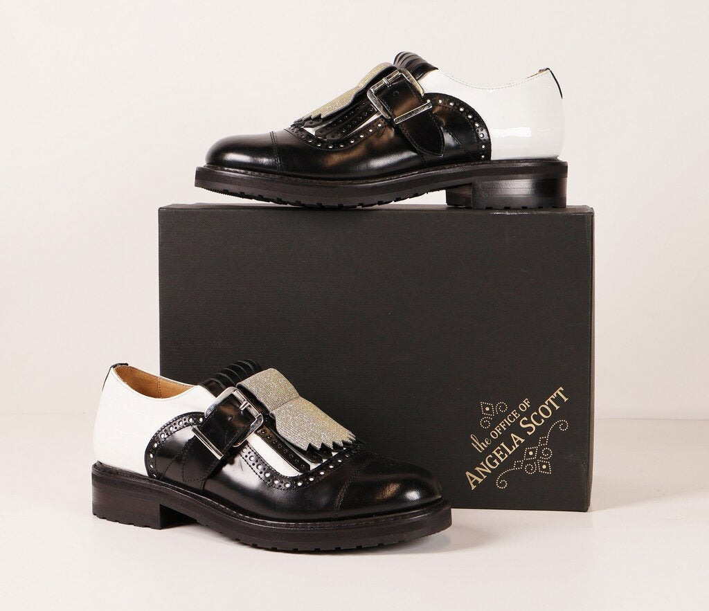 (7.5) "Mr. Oliver" Buckle Oxford `