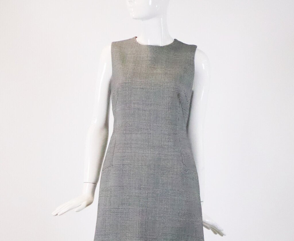 (6) Black and White Plaid Sleeveless Dress