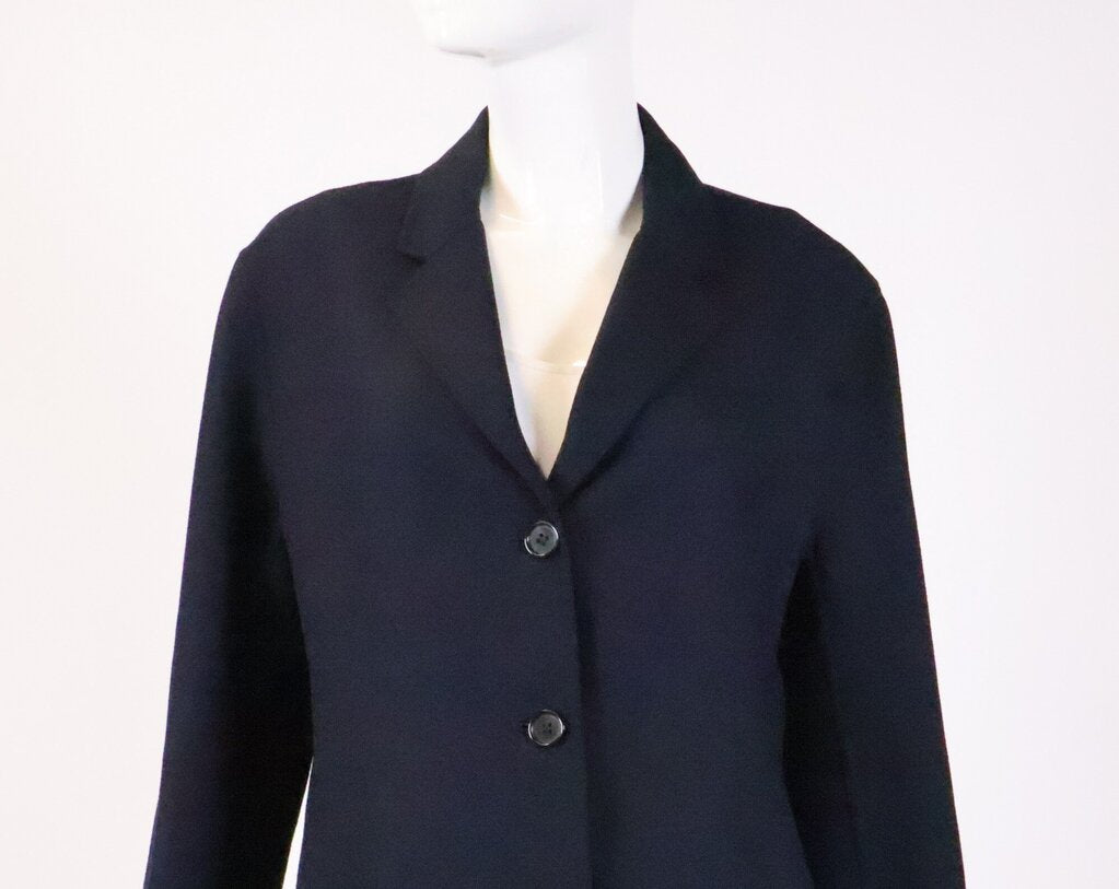 (8) Navy three button stretch blazer