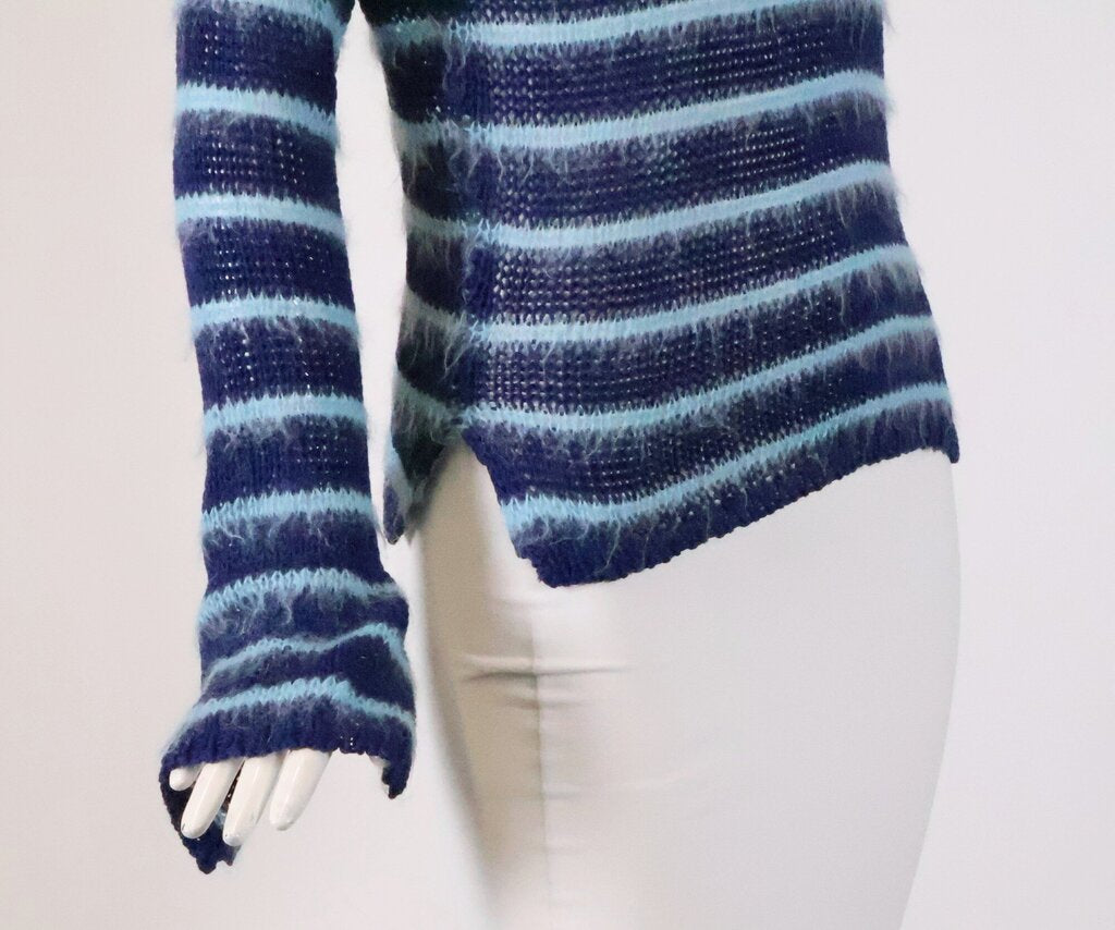 (M-8) Fitted Blue Striped Sweater