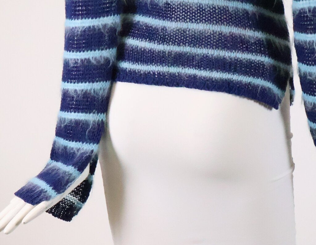 (M-8) Fitted Blue Striped Sweater