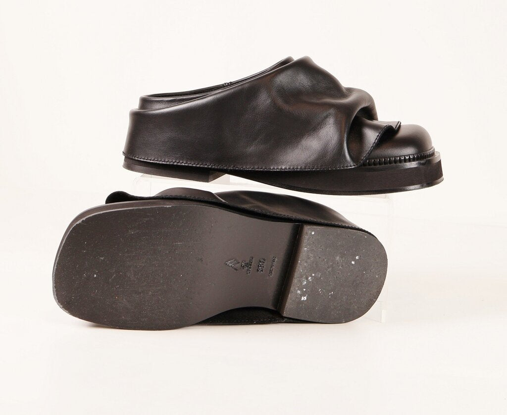 (9.5) Black leather chunky mules with ruffle look