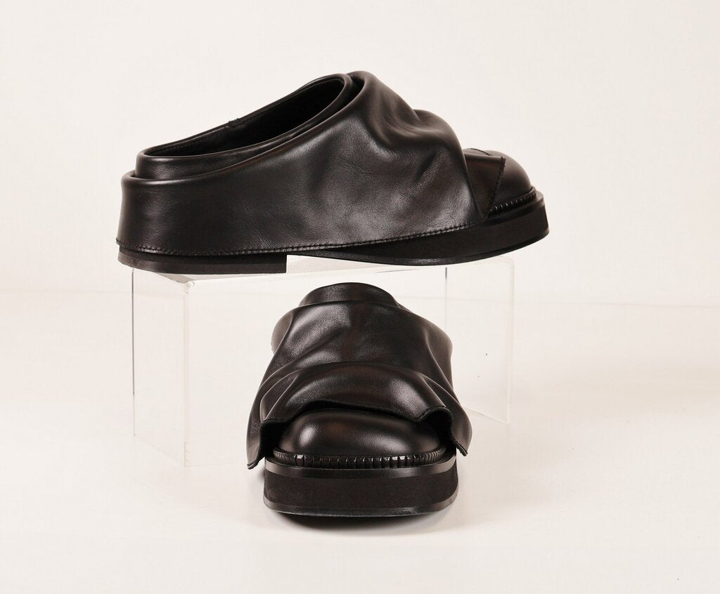 (9.5) Black leather chunky mules with ruffle look
