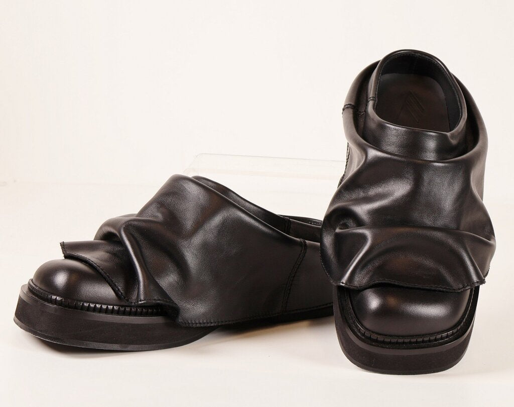 (9.5) Black leather chunky mules with ruffle look