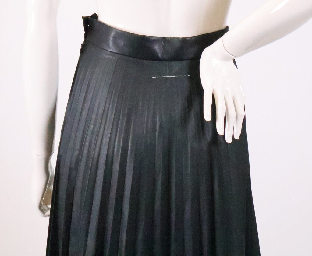 (S-6) Black Pleated Leather Skirt