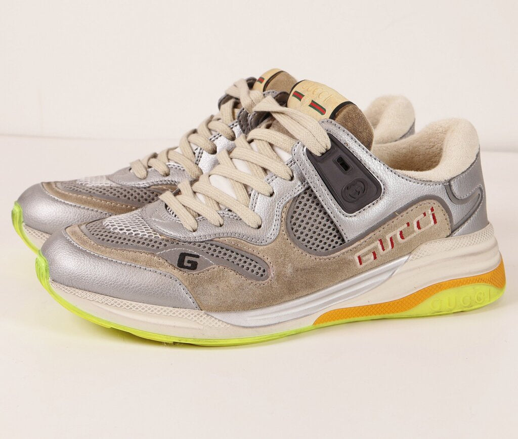 (38) Mesh Graphic Sneaker