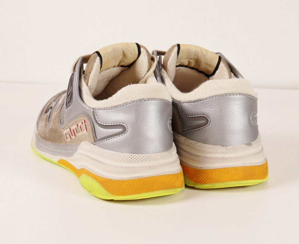 (38) Mesh Graphic Sneaker