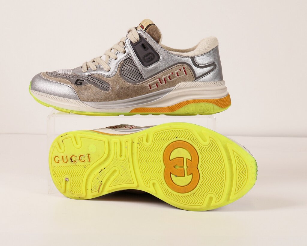 (38) Mesh Graphic Sneaker