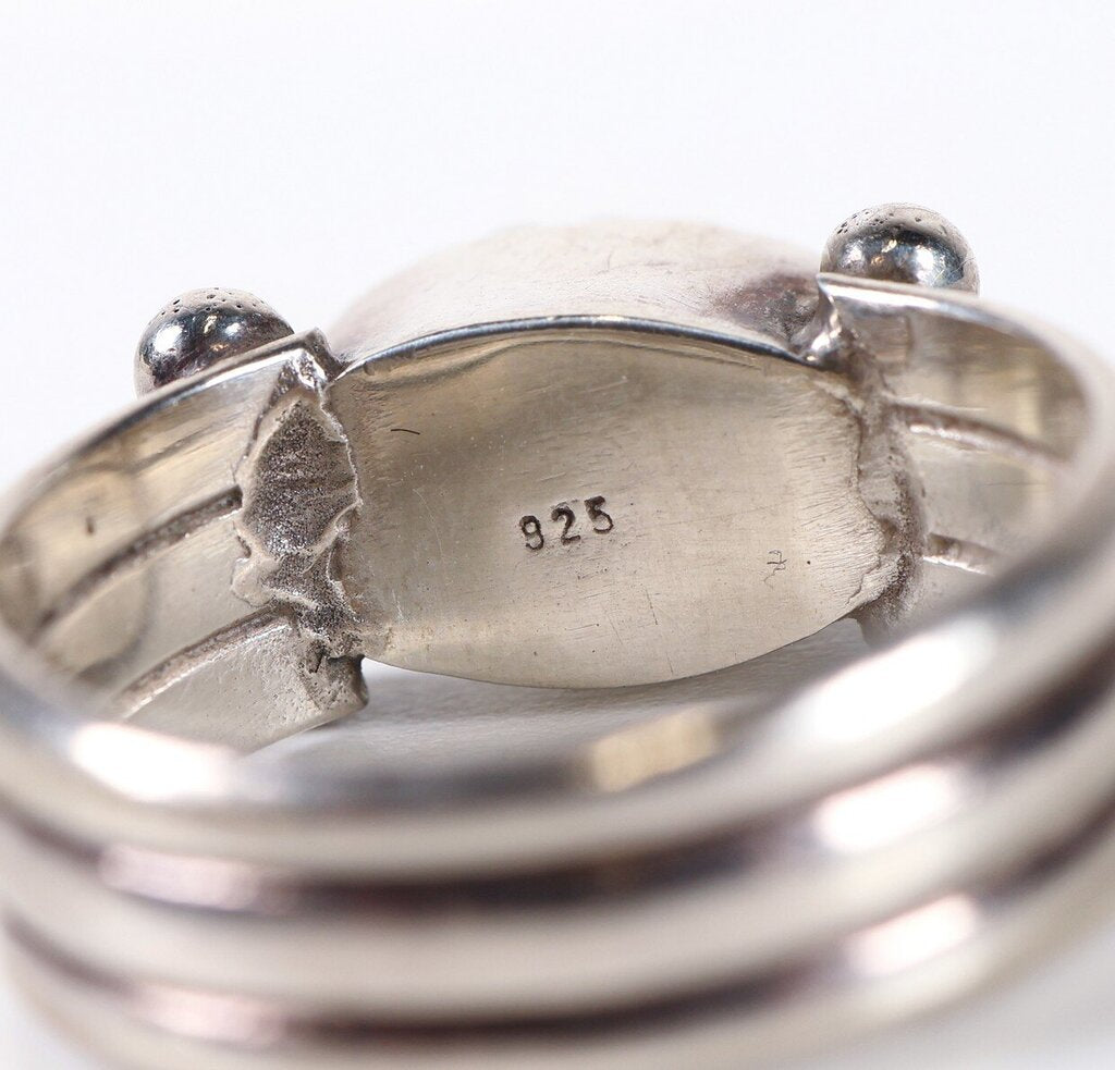 Sterling and Mother of Pearl Ring (6.25)