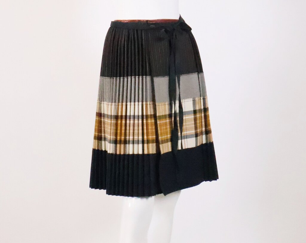 (4) Multi Pattern Pleated Wool Skirt