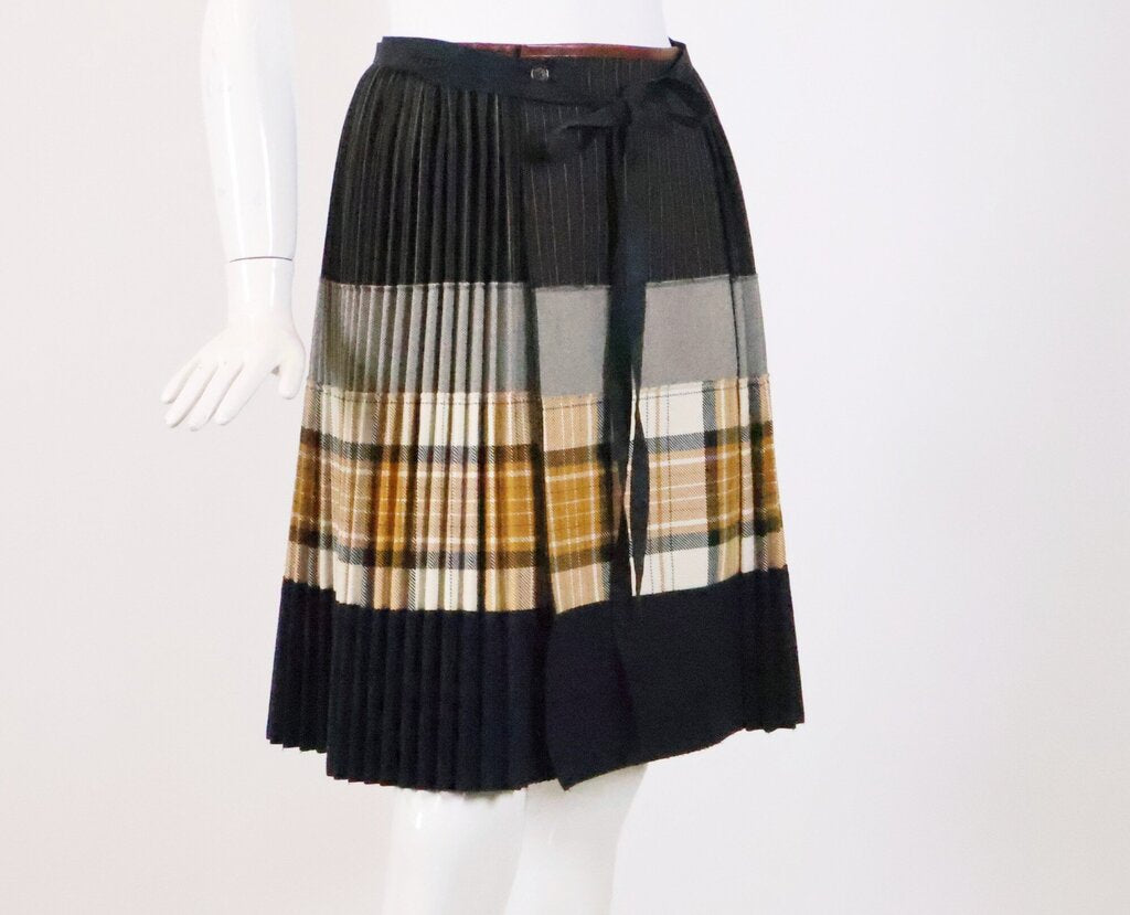 (4) Multi Pattern Pleated Wool Skirt