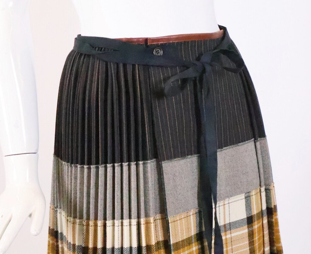 (4) Multi Pattern Pleated Wool Skirt