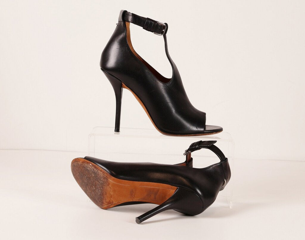 (36) black leather open toe cutout heels
