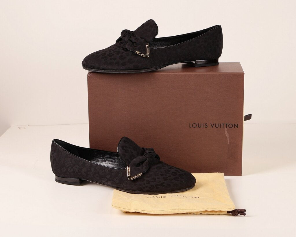Louis Vuitton silk slipper with bow (size 40.5)