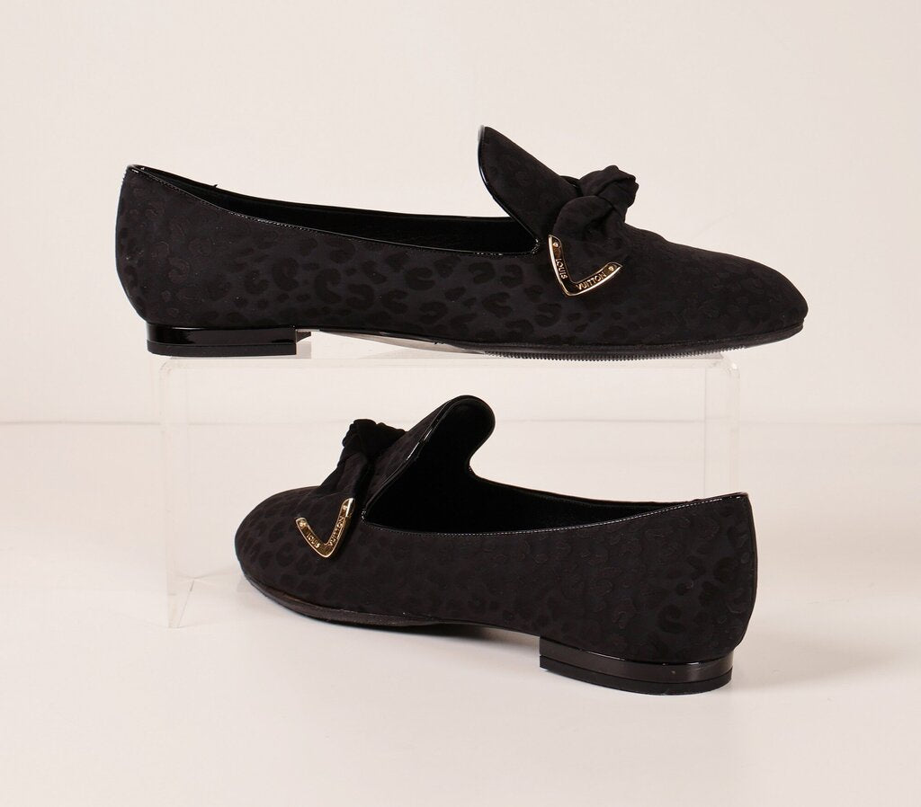 Louis Vuitton silk slipper with bow (size 40.5)