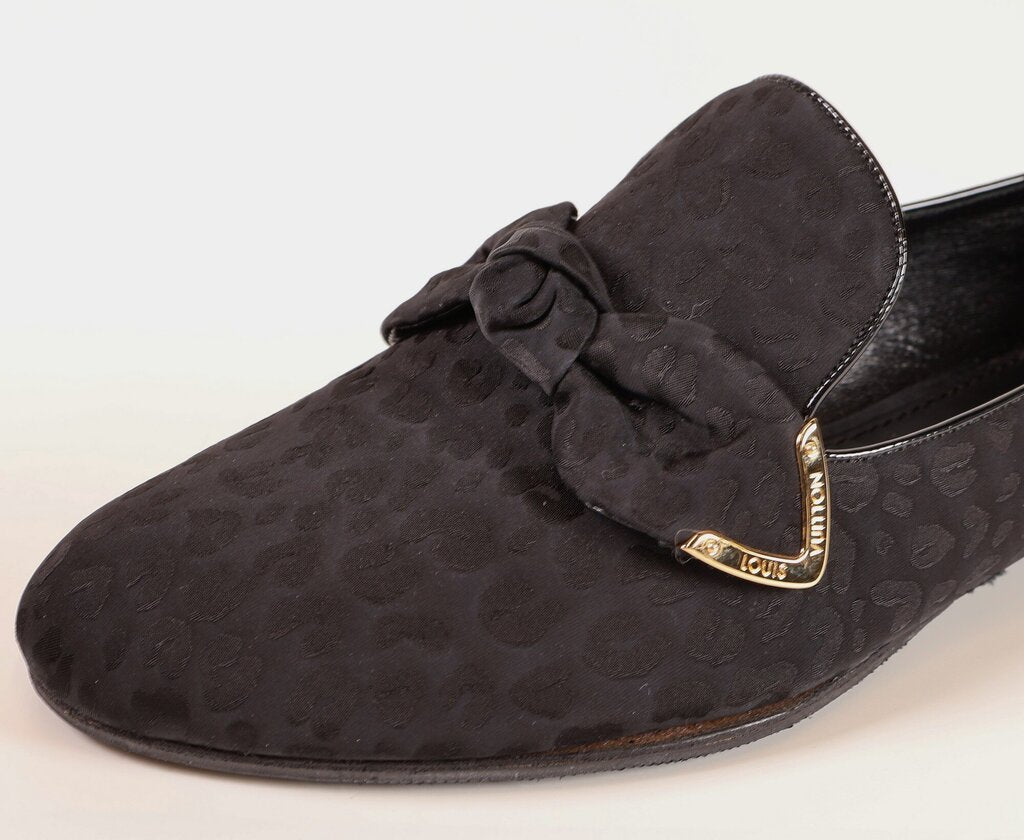 Louis Vuitton silk slipper with bow (size 40.5)