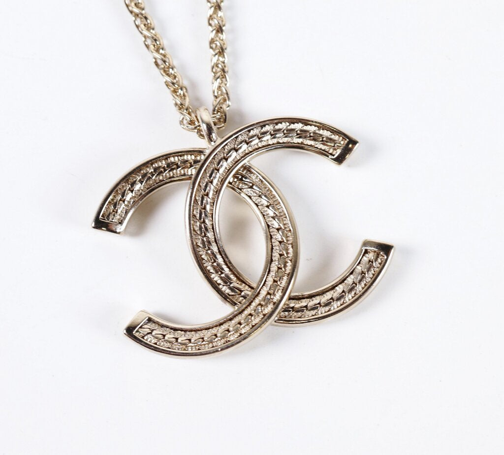 A24 B gold tone classic double Cs on rope chain