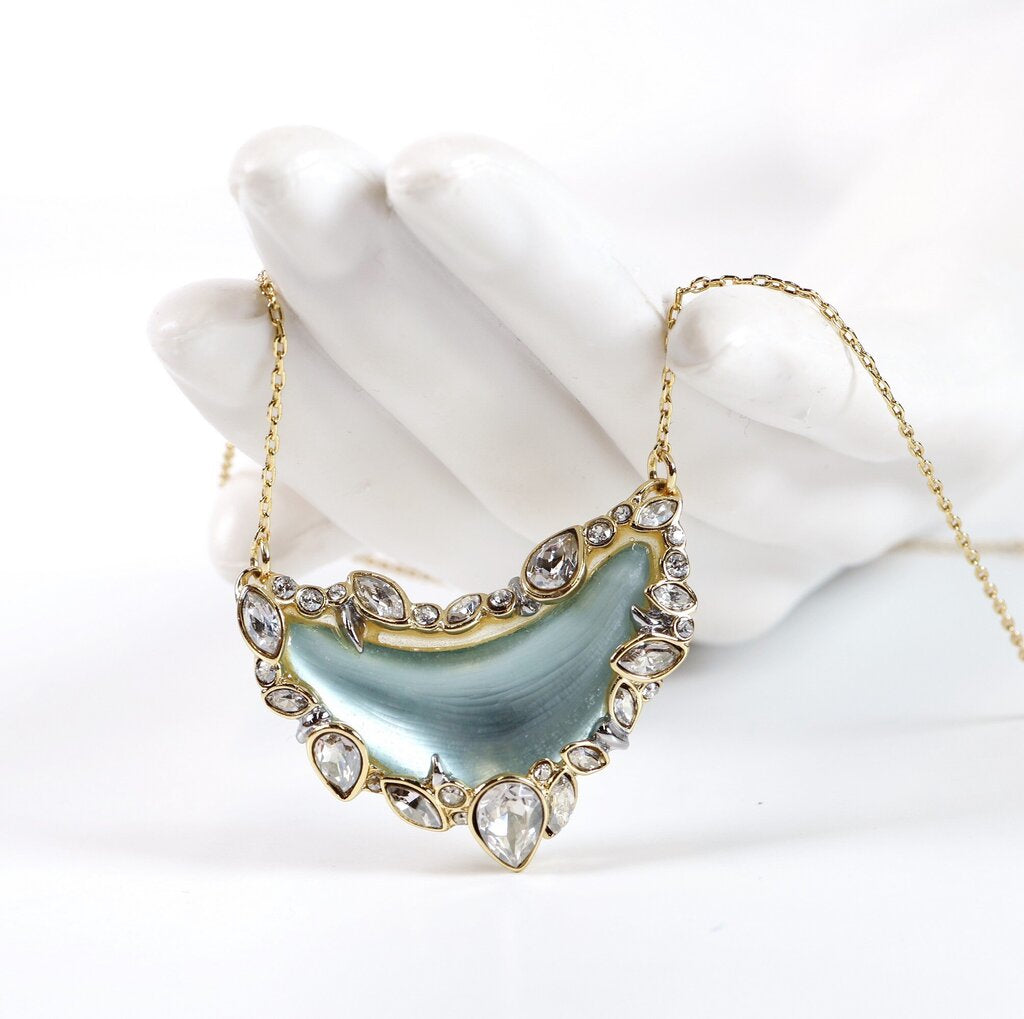 'Jardin Mystere Jagged' Crystal Framed Pendant