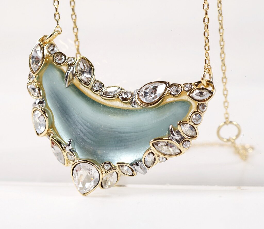 'Jardin Mystere Jagged' Crystal Framed Pendant