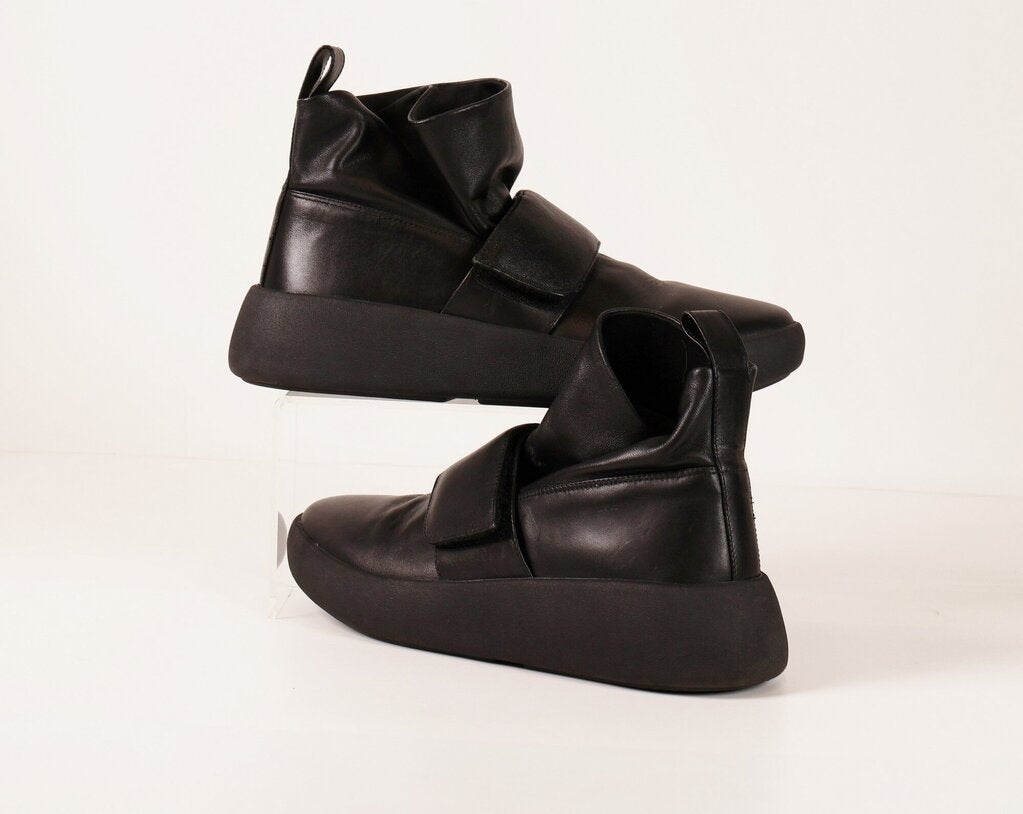Black Leather 'Flux Sneakers' (9)