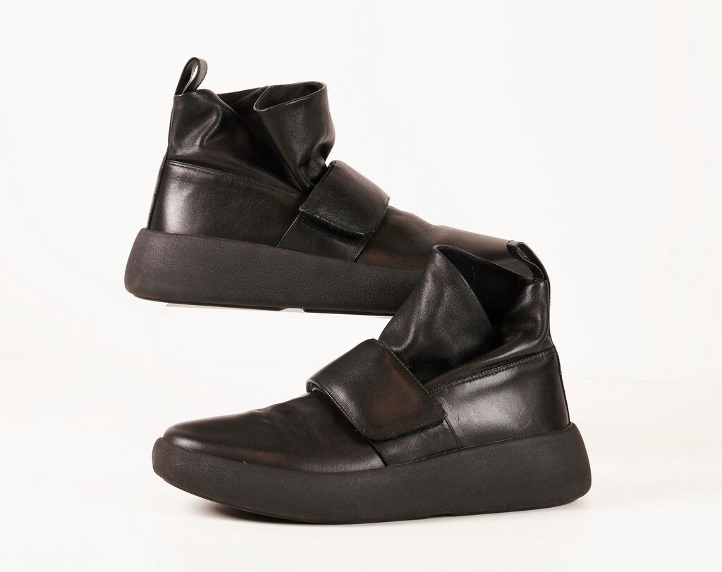 Black Leather 'Flux Sneakers' (9)