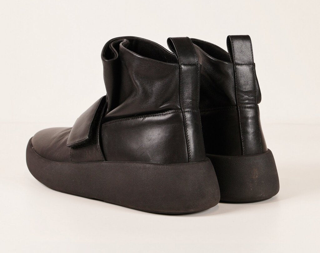 Black Leather 'Flux Sneakers' (9)