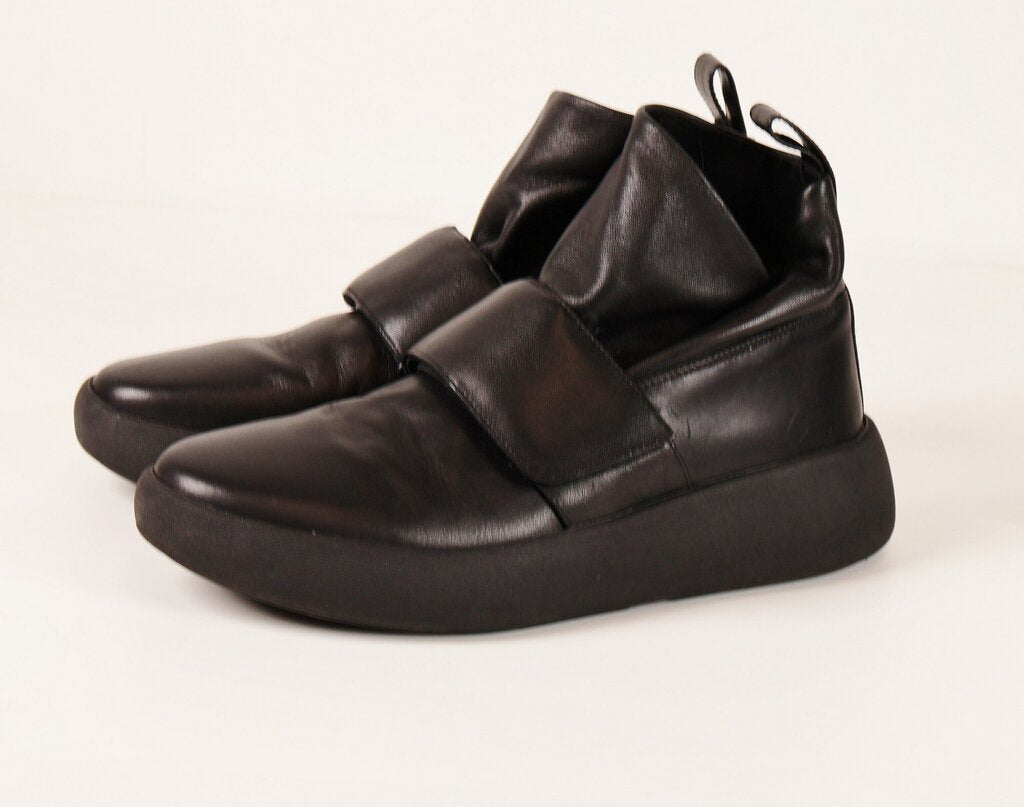 Black Leather 'Flux Sneakers' (9)