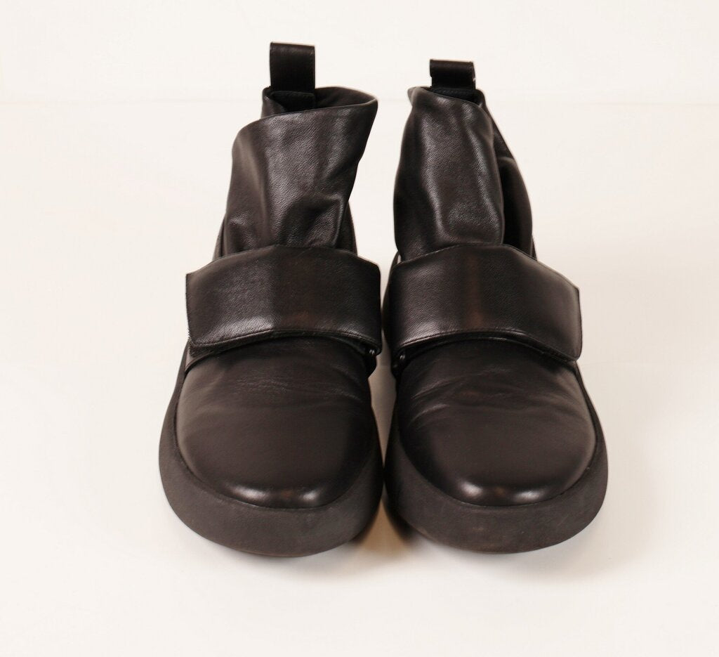 Black Leather 'Flux Sneakers' (9)