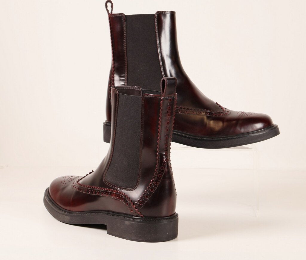 Maroon Leather Chelsea Boot (10.5)