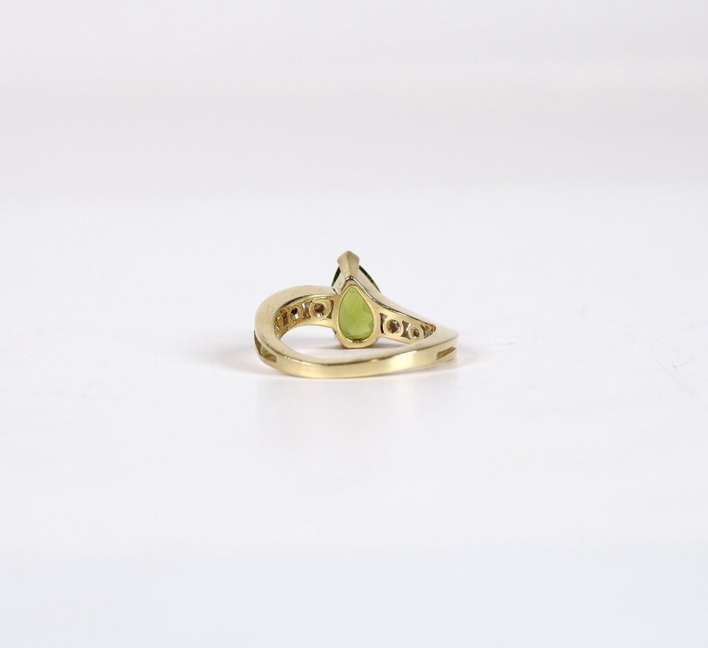 18K Peridot and Diamond Ring (7)