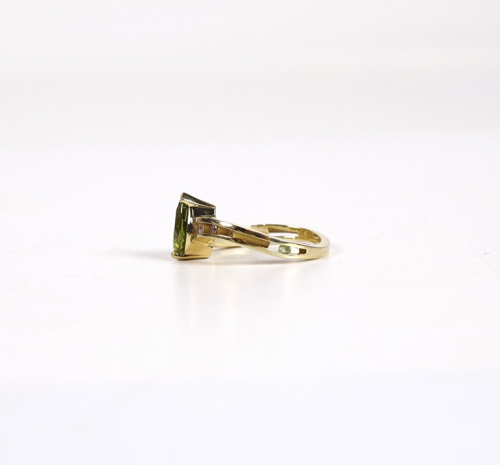 18K Peridot and Diamond Ring (7)