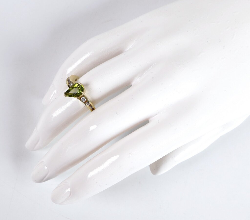 18K Peridot and Diamond Ring (7)