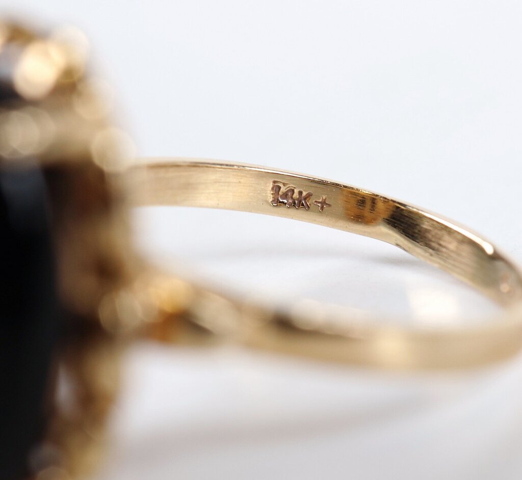 14K and Onyx Ring (7.25)