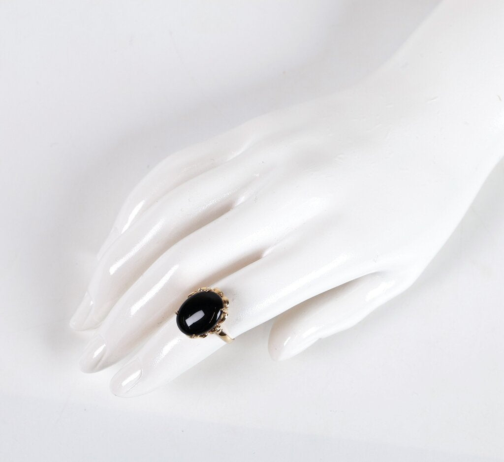 14K and Onyx Ring (7.25)